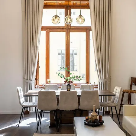 Classy Quentin Dream In The Heart Of * Budapeste